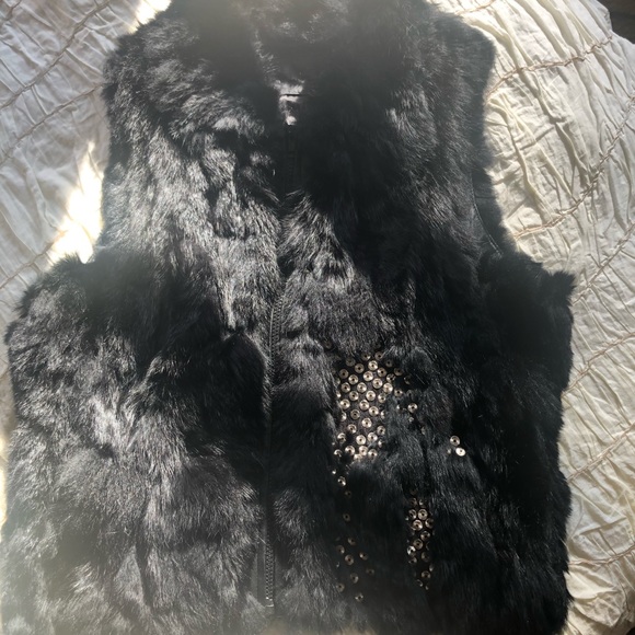 Black Rabbit Fur vest w/ studs - Picture 6 of 8
